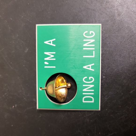 "I'm a Ding A Ling" Name Tag Brooch Novelty - Picture 1 of 4